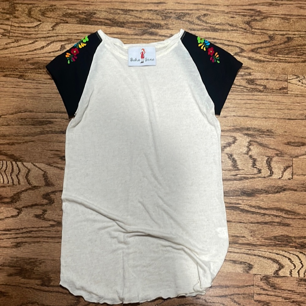 Boho Jane top size either small or medium. No size listed